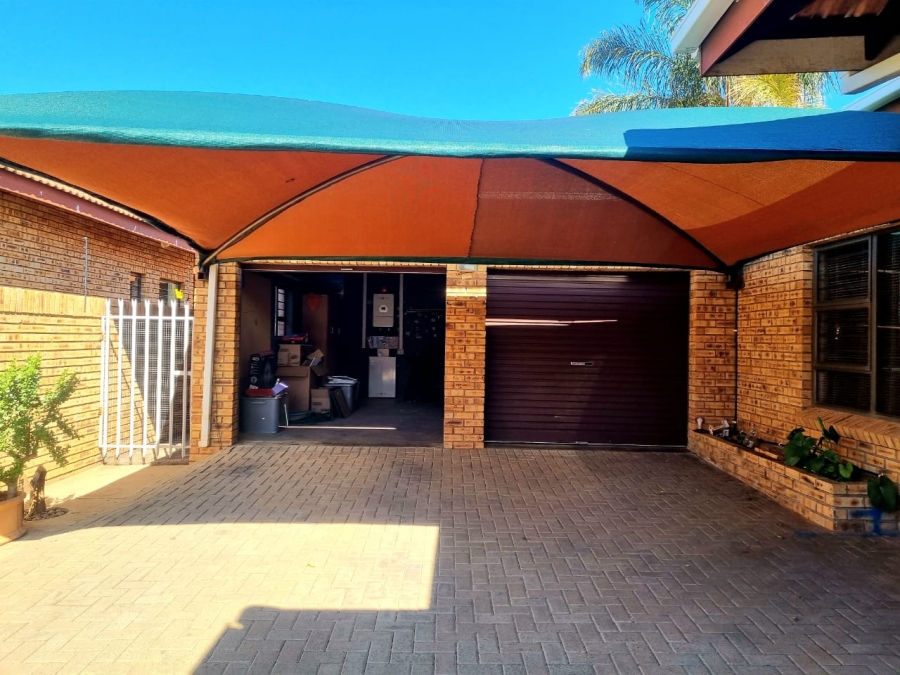 3 Bedroom Property for Sale in Hillcrest Northern Cape